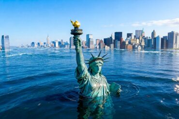 【映画紹介】2500年、海が地球全体を飲み込んだ後、人類は巨大な浮遊都市で生き延びる。