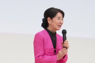 五島列島で吉永小百合さんが舞台あいさつ “映画館がない島”で主演映画の特別上映会…多くのファンで長い列