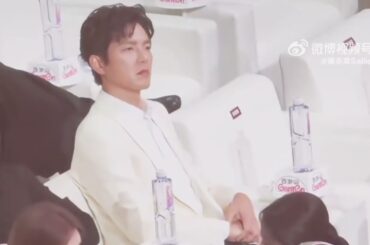 钟汉良「《电视剧品质盛典》舞台下の様子（3月9日・ファン映像から）」