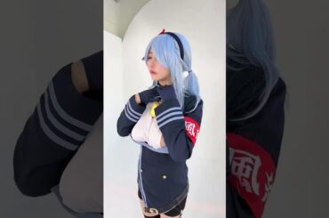 大事故に気づかないレベルで衣装直しにも集中するプロコスプレイヤーの着付けレクチャー動画です。