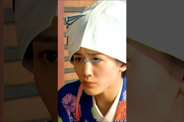 青カビから薬を抽出したい神医。しかし、解決の糸口が見つからず悩んでいた彼が、最後に見たものとは…