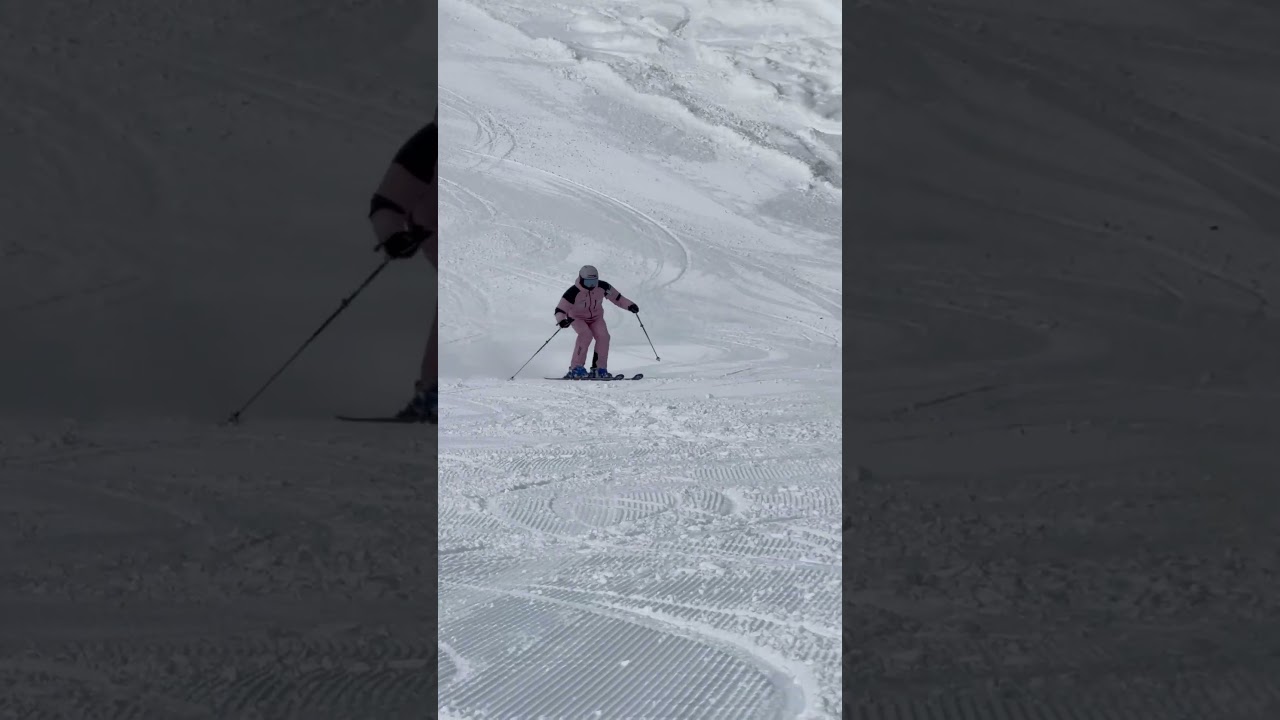 カービングターンの秘訣!森田優香#shorts #carving #lesson カービングターンの秘訣!森田優香#shorts #carving #lesson