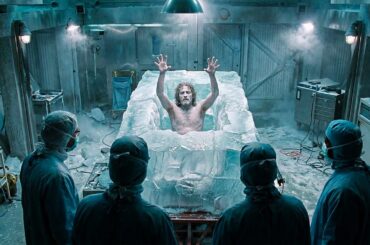 【映画紹介】科学者たちは北極で4万年前の氷棺を発見し、中の人間がまだ生きていることに気づく。