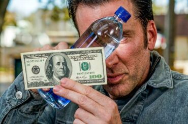 【映画紹介】貧乏な男が、100ドル札に示された隠された100億ドルの国家宝物の場所を偶然発見する。