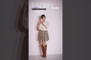 佐々木希、キュートなミニスカルック