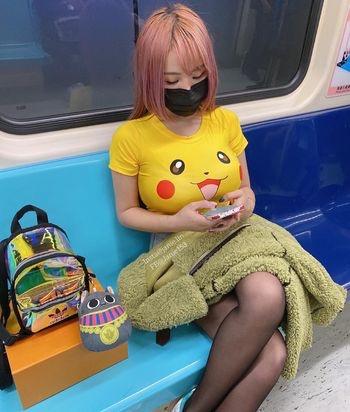 【速報】池袋のポケモンセンターで女性店員が男に刺され意識不明　男も自ら首を刺し意識不明