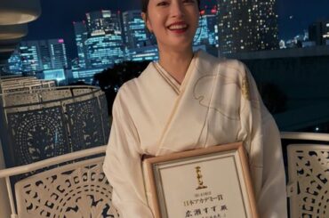 【画像】広瀬すずさん、盾にお胸を乗せるwwwwwwwwwwwwwwwwww