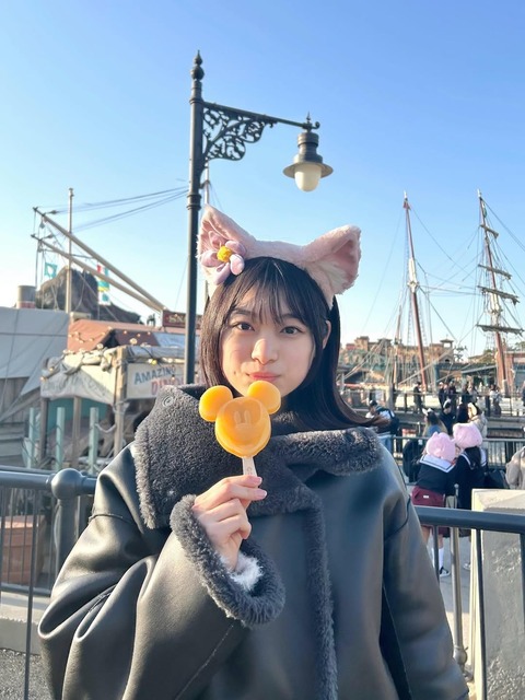 【画像】合法的にJKに抱きつける仕事ｗｗｗｗｗｗｗｗｗｗｗｗｗｗｗｗｗｗ