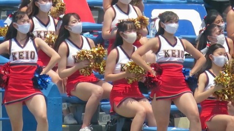 【画像】慶應チア、エッチな太ももを披露😍ｗｗｗｗｗｗｗｗｗ