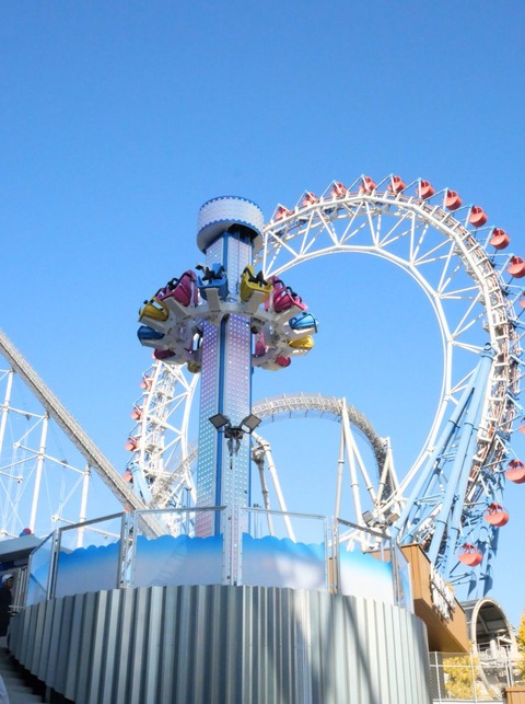 「東京ドームシティ」アトラクション点検作業中 20代の女性従業員が挟まれ意識不明