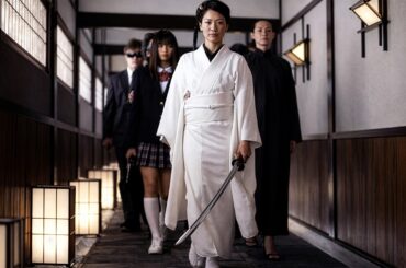 【女の恨み】生き埋めから素手で脱出、ヤクザ100人斬り！アドレナリン全開の神映画『キル・ビル』Vol.1&2を一挙解説！