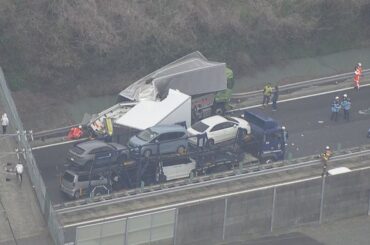 【速報】｢車が大破している｣ 東名阪自動車道で複数台絡む事故 少なくとも2人ケガ 鈴鹿IC付近 三重