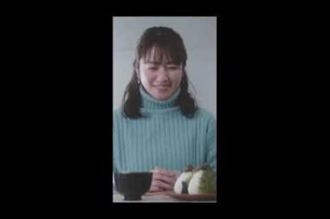 41歳・磯山さやか、ベッドで大胆“ランジェリー姿”　エモさあふれる“オトナの魅力Akio