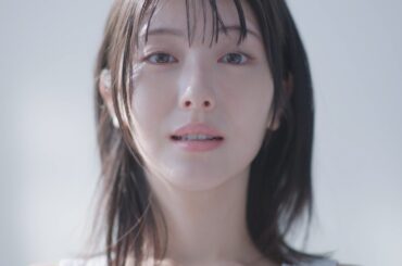 浜辺美波、透明感あふれる“うるすべ素肌”披露　美肌際立つアップショットも　ファンケル「マイルドクレンジング オイル」新CM『肌のほんとうのこと』篇