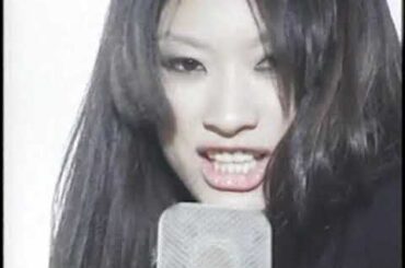 篠原涼子「しあわせはそばにある」PV(1996年)