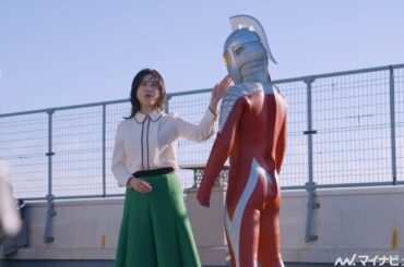 吉高由里子、表情が変わらないウルトラセブンに「ずるいよ〜」 天真爛漫な笑顔で終始和やかな撮影現場 「J:COM 光」新CM＆メイキング＆インタビュー