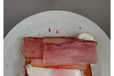 【画像】生活保護「これがわたしの朝食です。贅沢なんて出来ません」