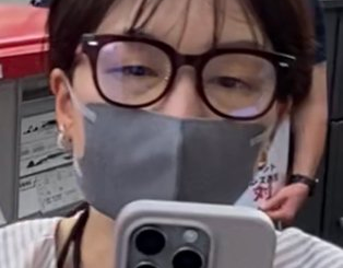 【画像】ヨドバシカメラの試用ペンタブに「高市辞めろ」と落書きしたオバさんの顔が開示されるｗｗｗｗｗｗｗｗｗｗ