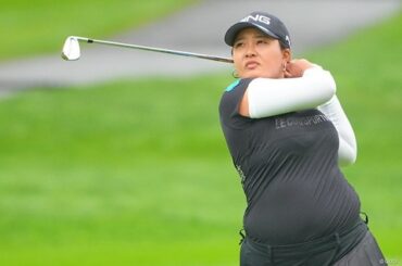 【画像】女子ゴルファーさん、デカ乳がユッサユッサ揺れてしまうｗｗｗｗｗｗｗｗｗ