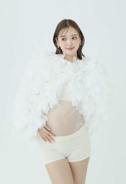 【画像】藤田ニコルの妊娠7ヶ月ボテ腹公開ｷﾀ━━━━(ﾟ∀ﾟ)━━━━!!