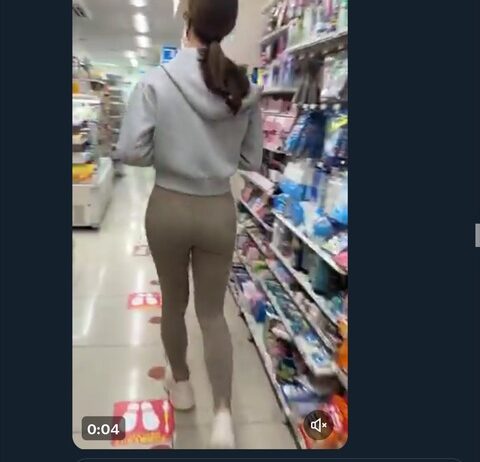 ジムの女インストラクターさん「こんな格好でコンビニ行っても平気かな？」 （※動画あり）